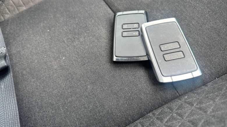 Renault Clio 1.0 TCe 100 Iconic 5dr Petrol Hatchback